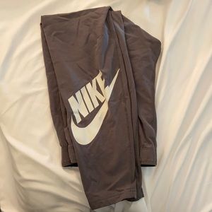 Women’s Nike ankle length leggings
